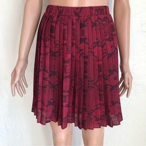 Banana Republic Pleaded Animal Print Snake Skin Flare Mini Skirt Women’s Size S